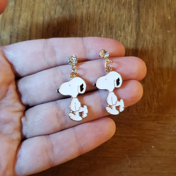 NWOT Snoopy Earrings - Picture 3 of 4